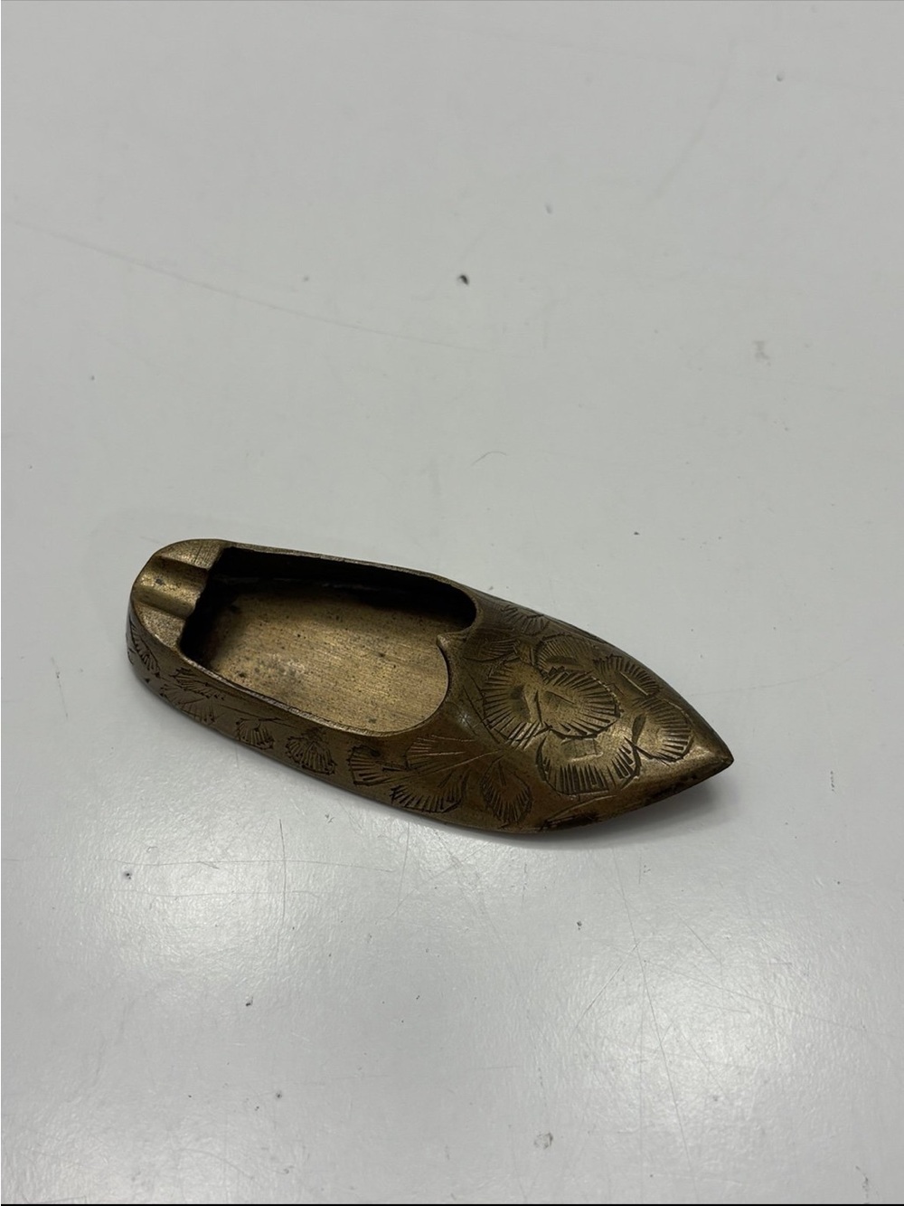 Vintage mini hand-etched solid brass pointy shoe or slipper ashtray